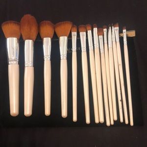 14 Coastal Scents Brushes